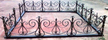Декоративная кованая ограда на кладбище К17