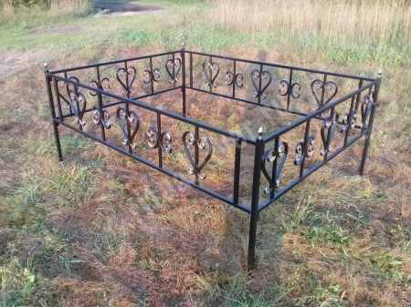 Декоративная кованая ограда на кладбище К9